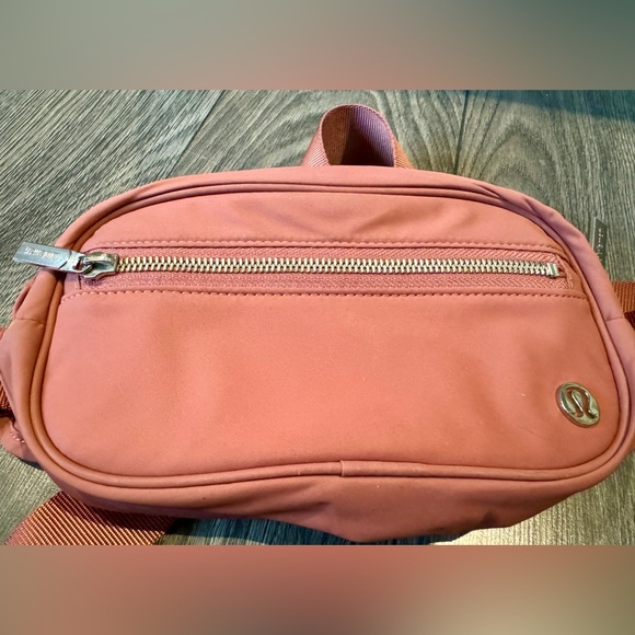 Wunderlust Lululemon bag - Picture 3 of 4